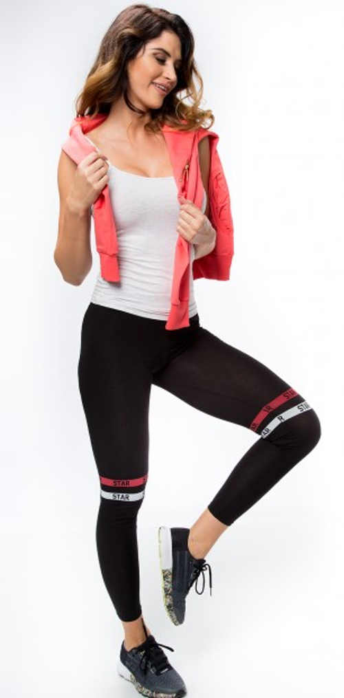 Fekete női leggings színes díszítő csíkokkal a térd fölött