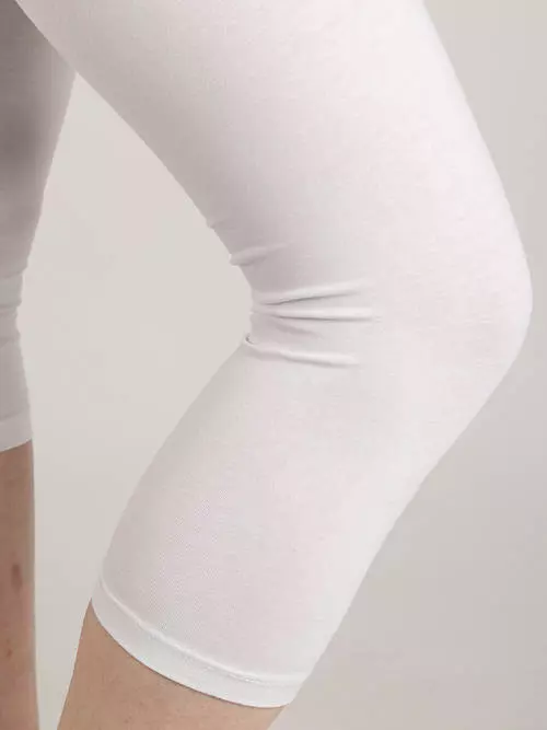 Háromnegyedes fehér pamut leggings