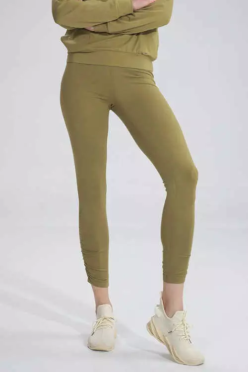 Női leggings olívazöld színben