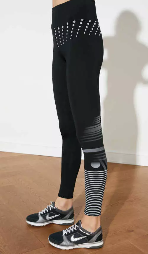 Fekete leggings sportoláshoz
